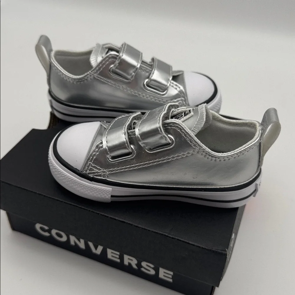 Converse Baby Metallic Silver Sneakers‎ sz 5